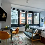 Limehome Holm شقة *